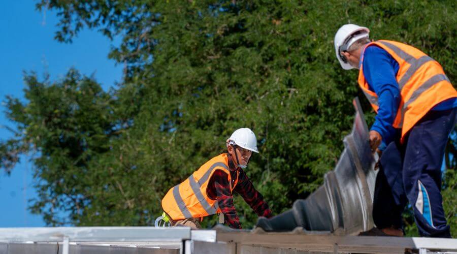 Professional gutter cleaning in Runnemede, NJ